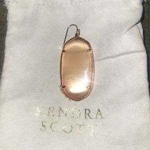 COPY - Single Kendra Scott earrings